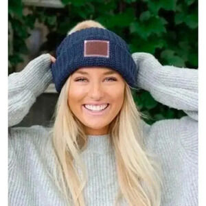 Love Your Melon Navy Blue Pom Beanie, sz OS
